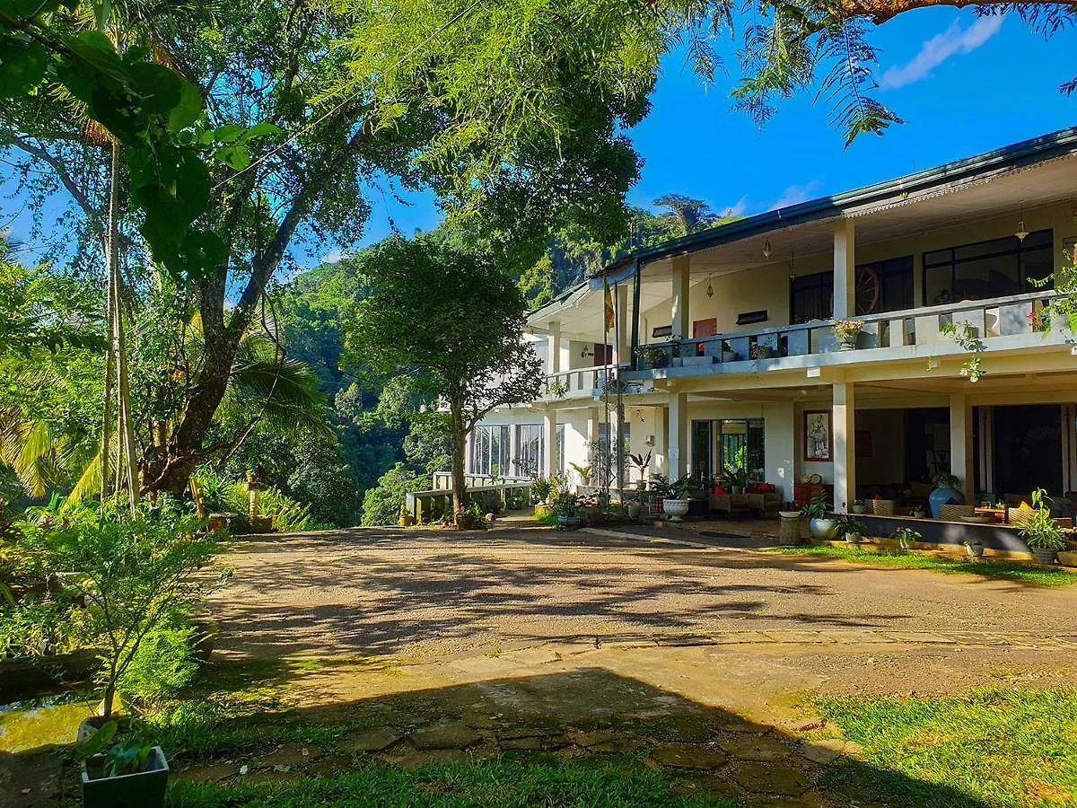 Hotel Brookside Nature Resort Wattegama