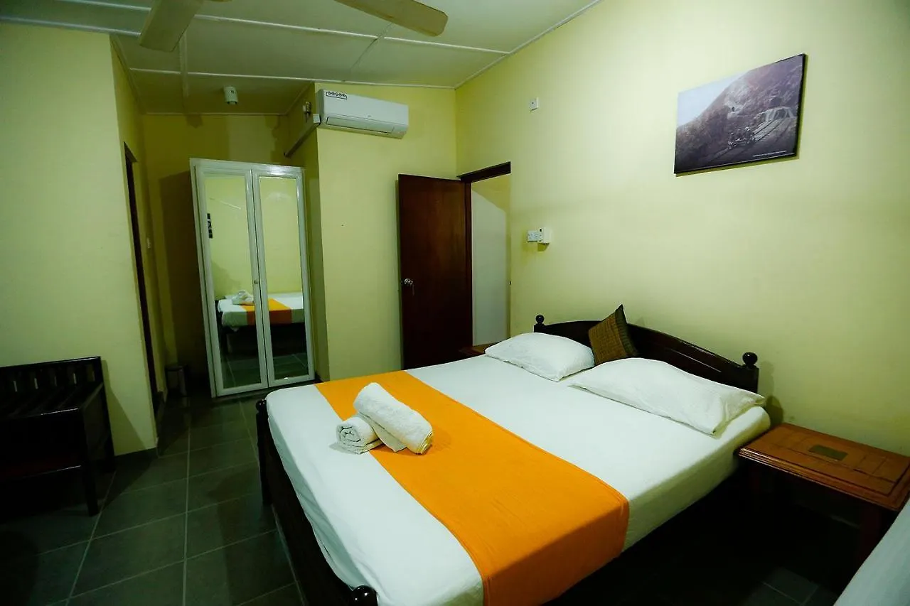 Brookside Nature Resort Wattegama Hotel