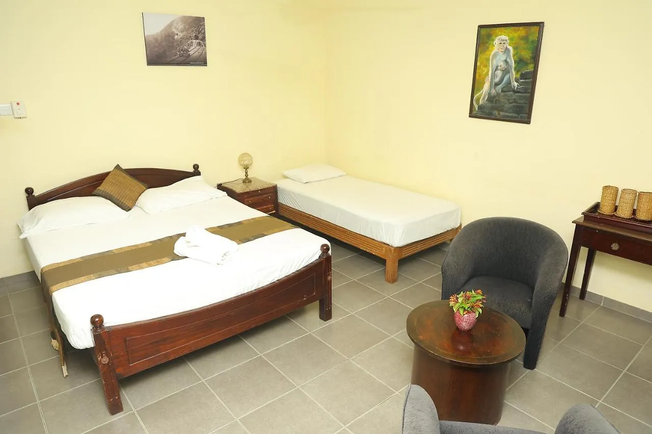 Hotel Brookside Nature Resort Wattegama